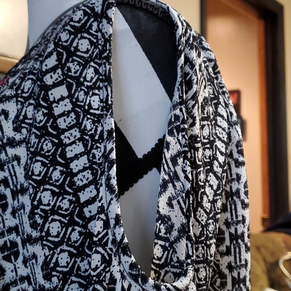 Top - Picture 4 of 6